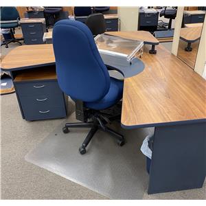 Lot 1

U Shaped Office Desk Set (variable conditions on each unit)